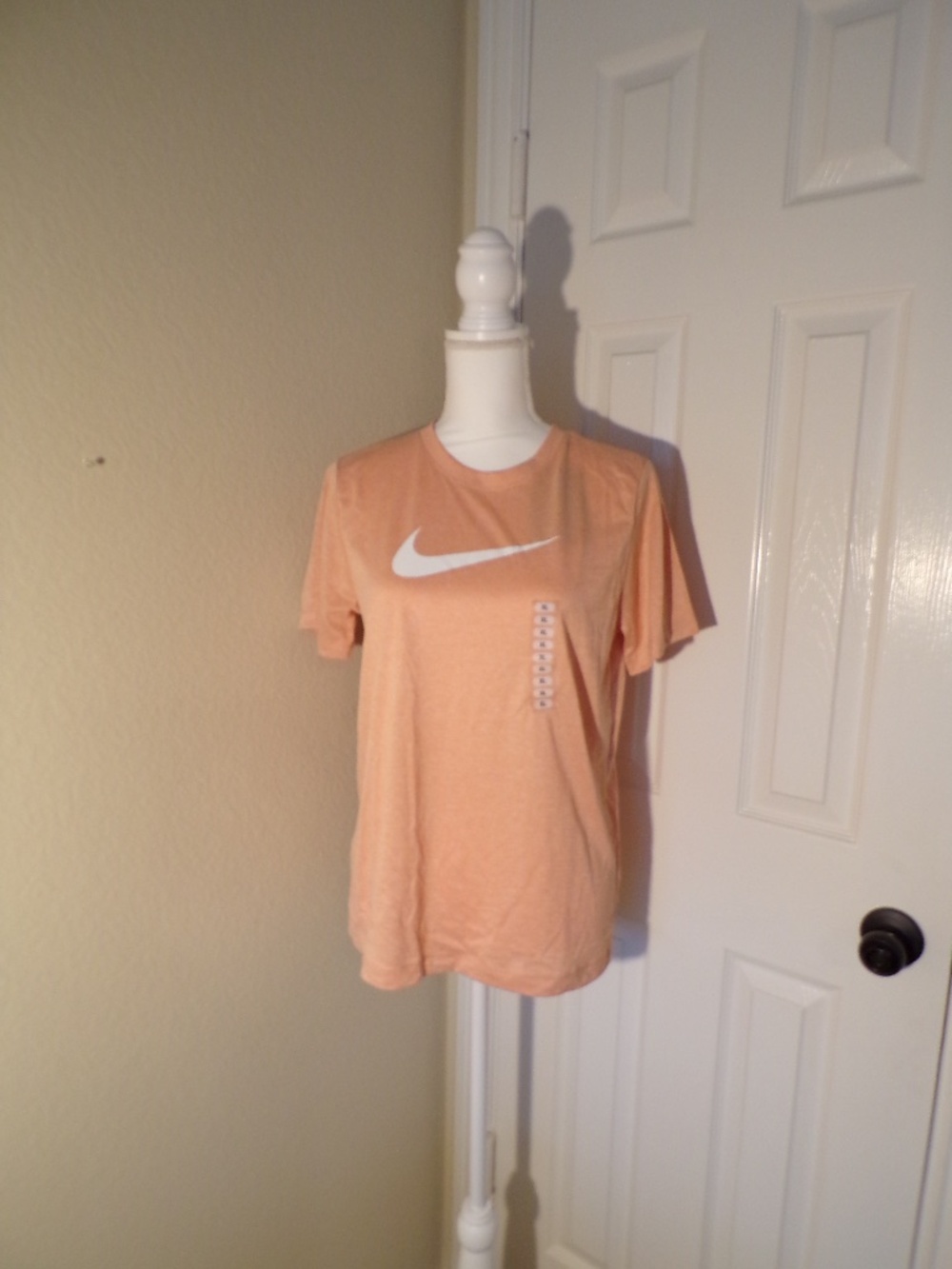 Nike Kids "The Nike Tee" Dri-FIT Swoosh Training T-Shirt – Peach/Orange – Size X